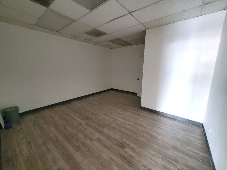 More Photos Of 1001 Fairmont Pky, Pasadena Unknown For Lease