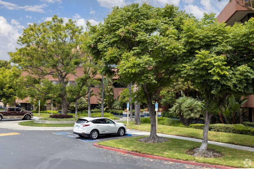 More Photos Of 2501-2685 Pacific Coast Hwy, Torrance Unknown For Lease