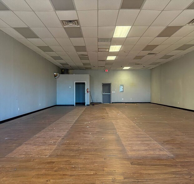 More Photos Of 1200 W 21st St, Clovis Storefront For Lease