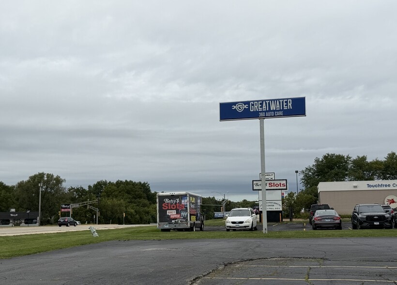 More Photos Of 1969 Pawlisch Dr, Rockford Auto Repair For Sale