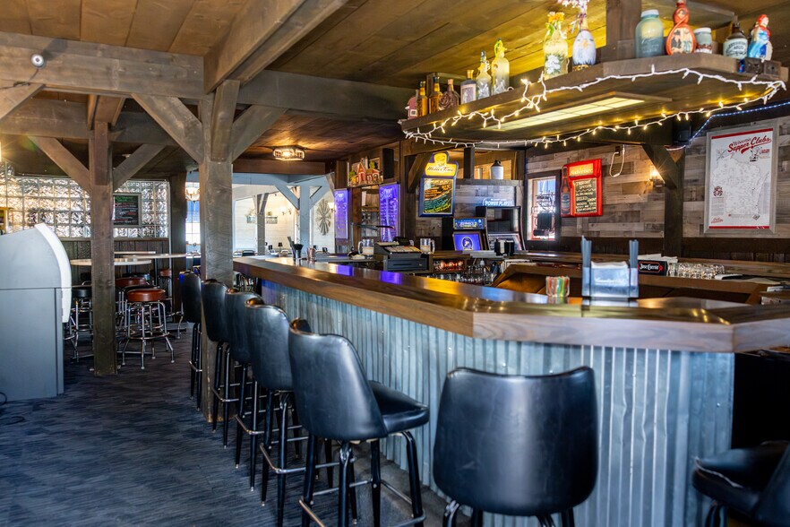 More Photos Of N4175 Alpine Ln, Pound Restaurant For Sale