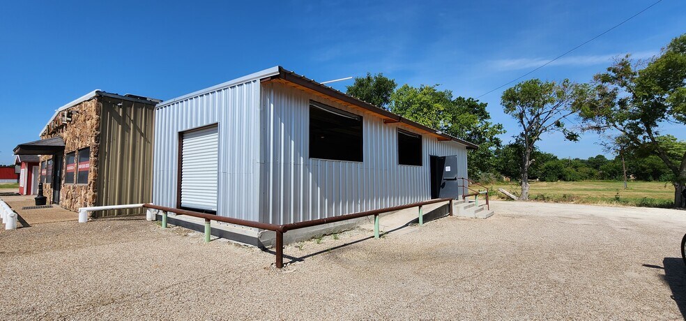 More Photos Of 701 N Martin Luther King Jr Hwy, Mexia Restaurant For Sale