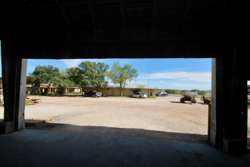 More Photos Of 5040 FM 1295, Moulton Specialty For Sale