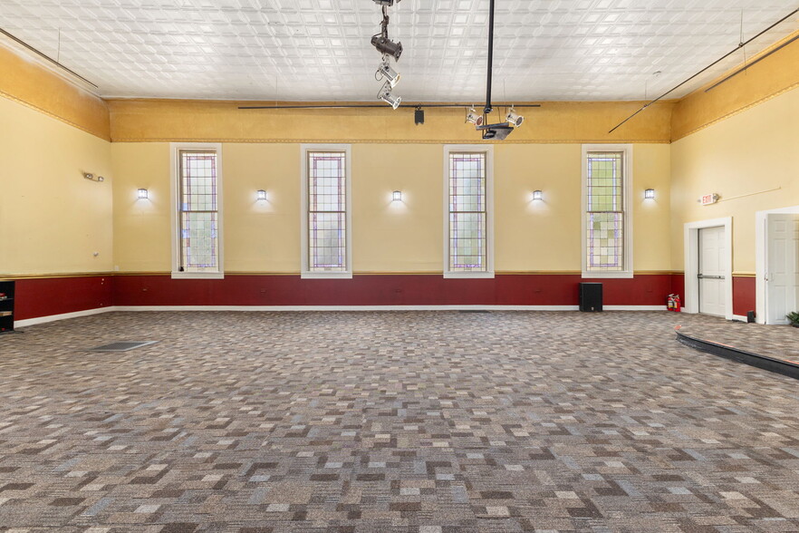 More Photos Of 13 Leonard St, Gansevoort Religious Facility For Sale