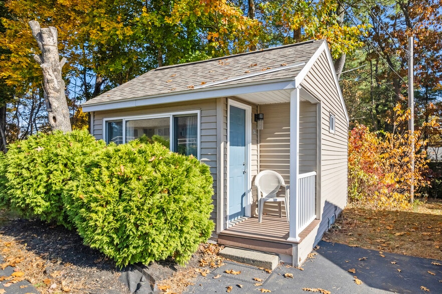 More Photos Of 79 Old Post Rd, Kittery Hotel For Sale