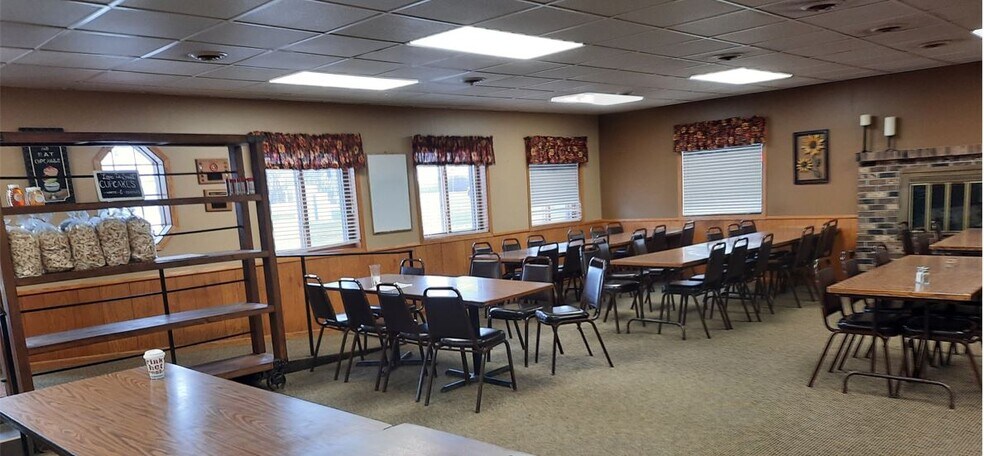 More Photos Of 4425 Highway 55, Medina Restaurant For Sale
