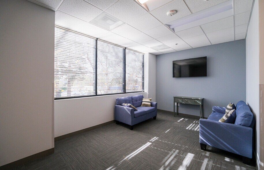 More Photos Of 5540 Ekwill St, Santa Barbara Flex For Sale