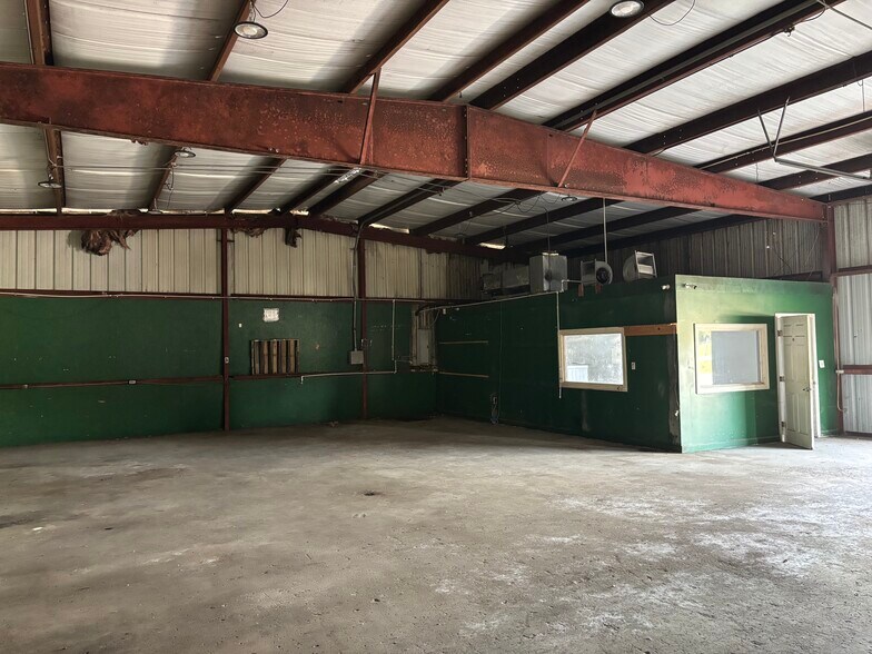 More Photos Of 1120-1132 County Road 129, Alvin Warehouse For Sale