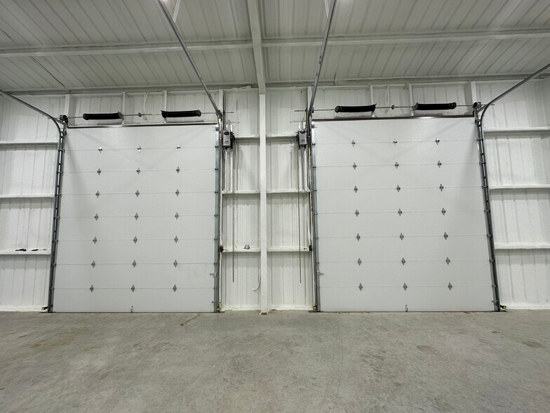 More Photos Of 6875 Jackson, Krum Warehouse For Sale