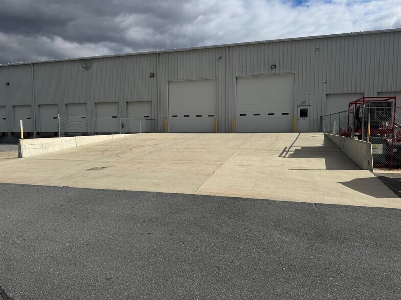 More Photos Of 140 Western Maryland Pky, Hagerstown Unknown For Lease