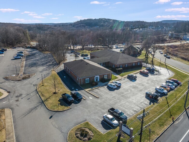 More Photos Of 10 W Hanover Ave, Randolph Office For Lease