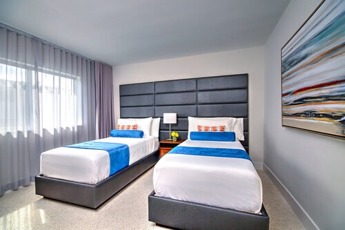 More Photos Of 4433 El Mar Dr, Lauderdale By The Sea Hotel For Sale