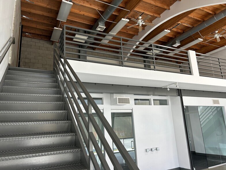 More Photos Of 4052-4058 Del Rey Ave, Marina Del Rey Loft Creative Space For Lease