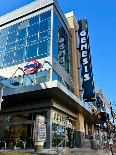 More Photos Of 3201 Farnam St, Omaha General Retail For Lease