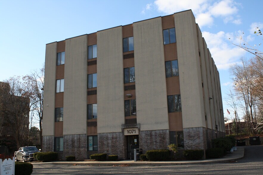 Primary Photo Of 1071 Worcester Rd, Framingham Medical For Lease