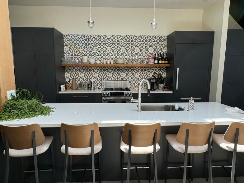 More Photos Of 1516 Folsom St, San Francisco Loft Creative Space For Lease