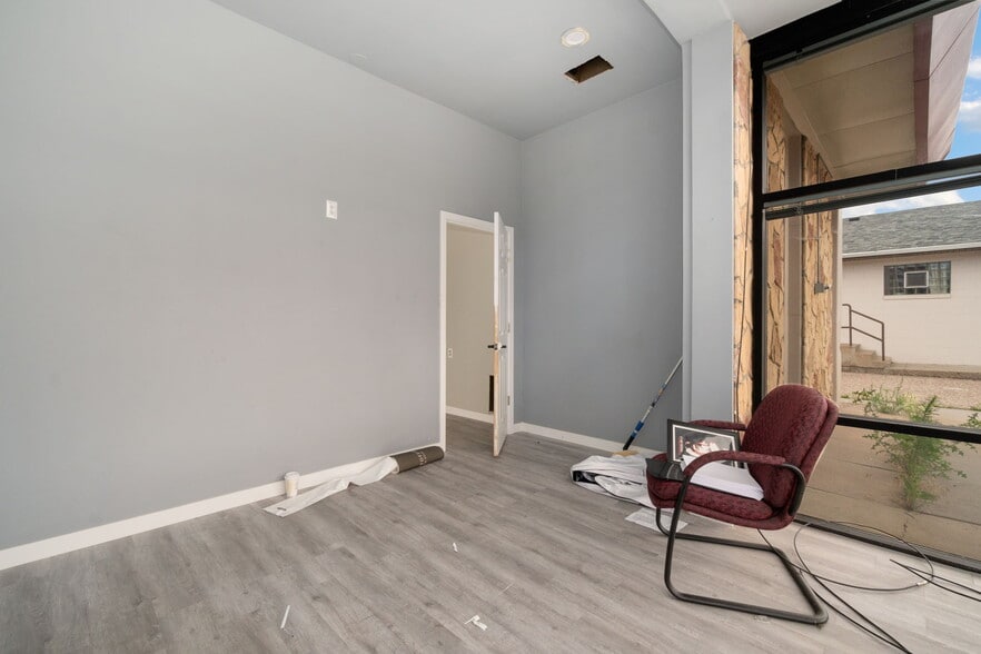 More Photos Of 1822 Logan Ave, Cheyenne Service For Sale