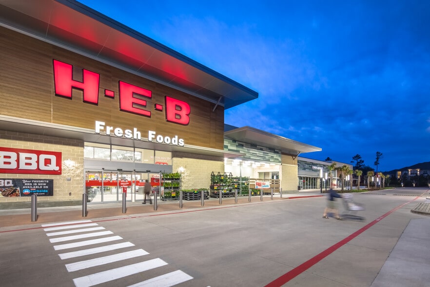 More Photos Of The Market At Harpers Preserve, The Woodlands Unknown For Lease