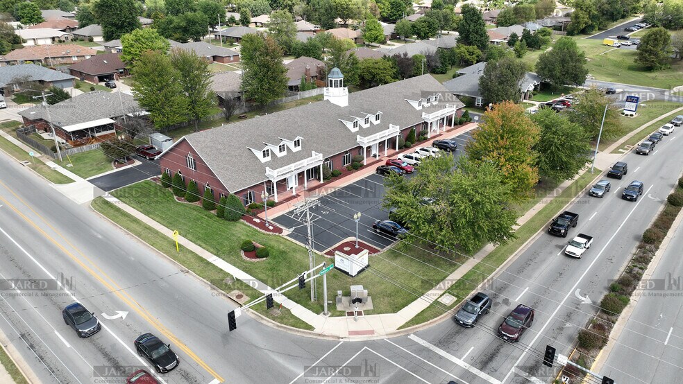 More Photos Of 1411 E Primrose St, Springfield Office For Lease