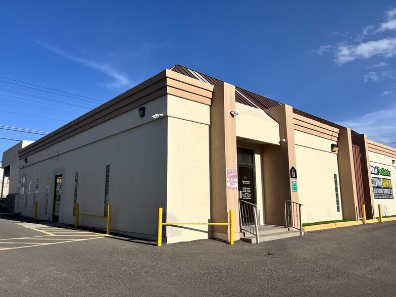 More Photos Of 1900 N Mesa St, El Paso Medical For Lease