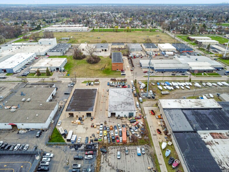 More Photos Of 32639-32645 Industrial Rd, Garden City Warehouse For Sale