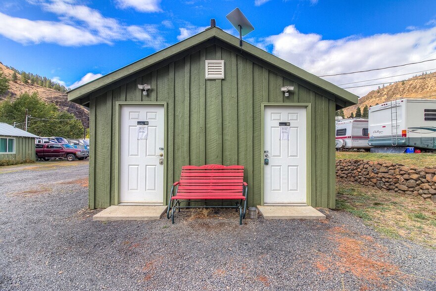 More Photos Of 8590 WA-410, Naches Convenience Store For Sale