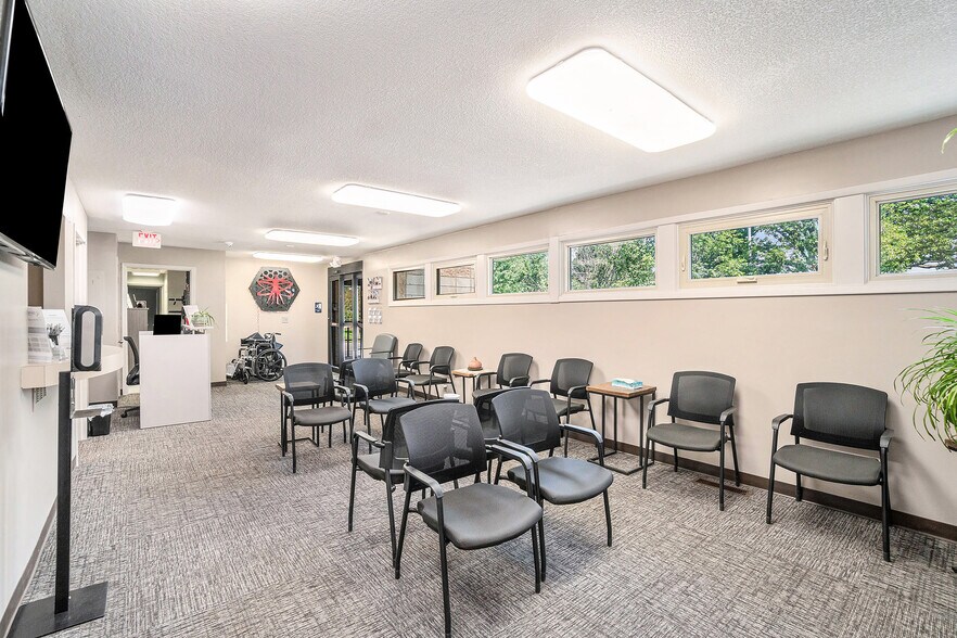 More Photos Of 2 Holly Ln, Paola Medical For Sale