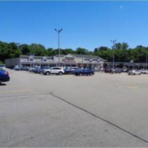 More Photos Of 1-23 Coventry Shoppers Park, Coventry Storefront For Lease