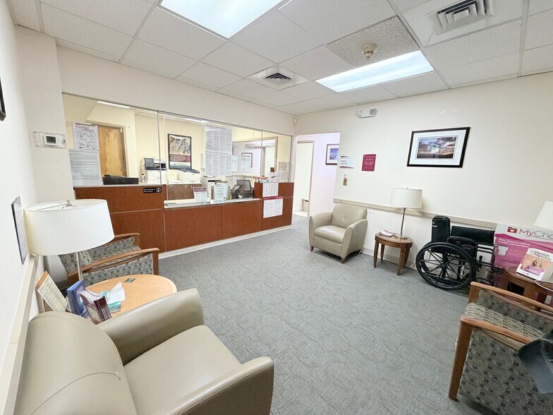 More Photos Of 1200 E Putnam Ave, Riverside Office For Lease