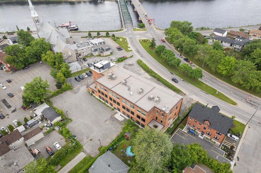 More Photos Of 15 Boul Gréber, Gatineau Office For Sale