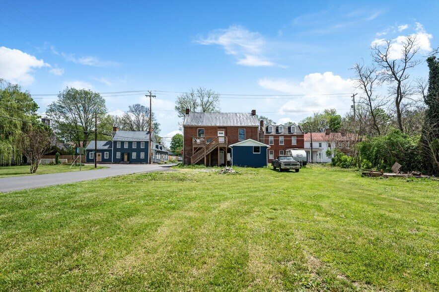 More Photos Of 7211 Queen St, Middleway Flex For Sale