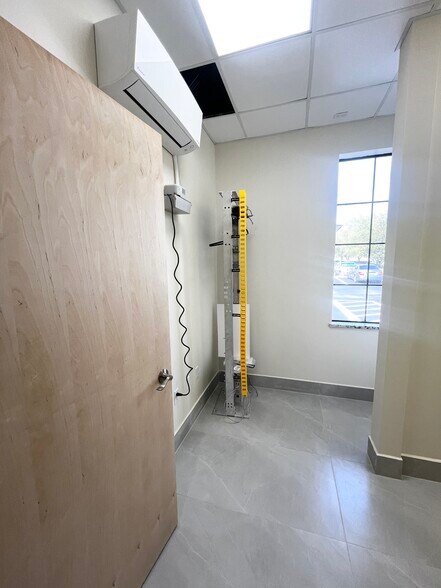 More Photos Of 1300 City View Ctr, Oviedo Office For Lease