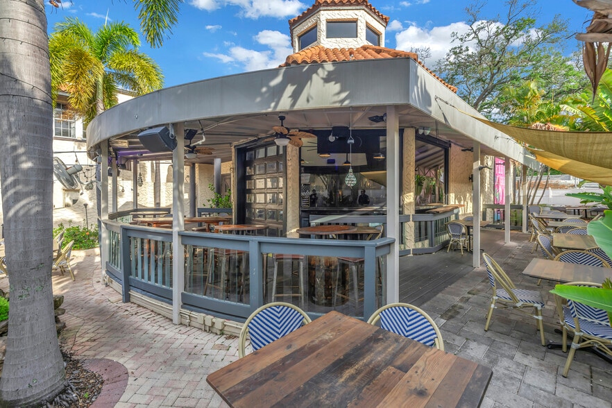 More Photos Of 2834 Beach Blvd, Gulfport Freestanding For Sale