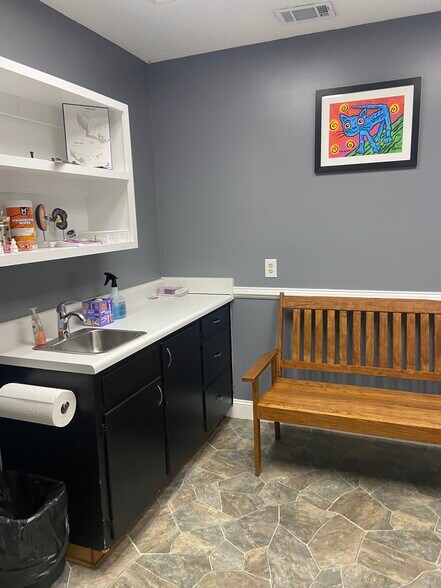 More Photos Of 810 N Slappey Blvd, Albany Office For Sale