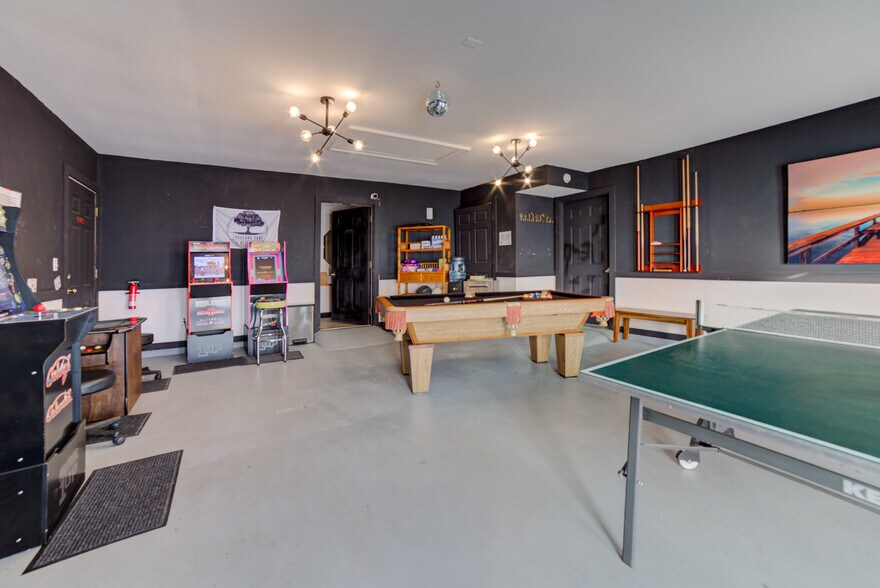 More Photos Of 446724 E 390 Rd, Langley Hotel For Sale