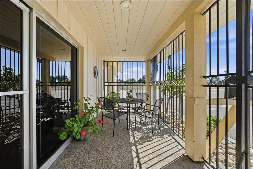 More Photos Of 1660 N Newcomb St, Porterville Coworking Space