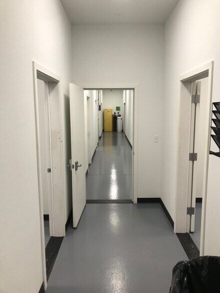 More Photos Of 3045 NW Campus Dr, Estacada Warehouse For Sale