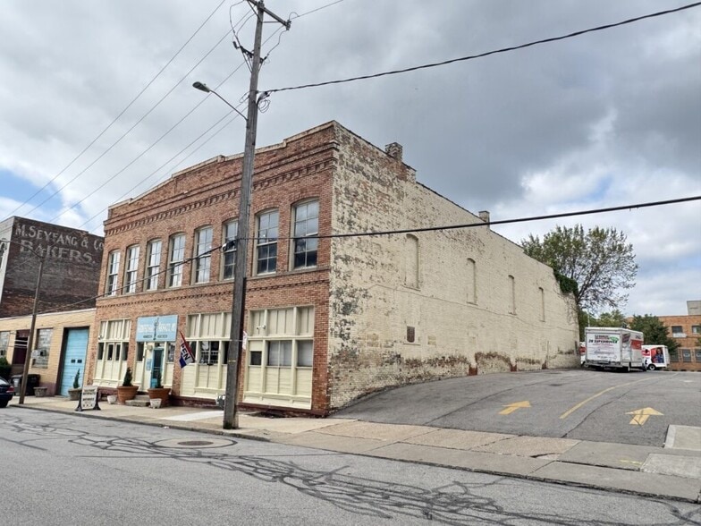 More Photos Of 20 S Ontario St, Toledo Office For Sale