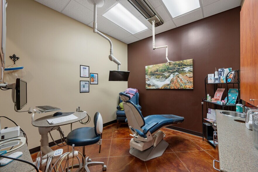 More Photos Of 7215 Wyoming Springs Dr, Round Rock Medical For Lease