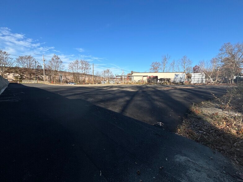 More Photos Of 1081 Millbury St, Worcester Land For Lease