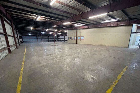 More Photos Of 1605 Military Rd, Brownsville Distribution For Lease
