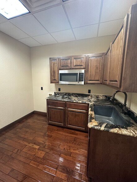 More Photos Of 14485 S Highway 377, Fort Worth Distribution For Lease