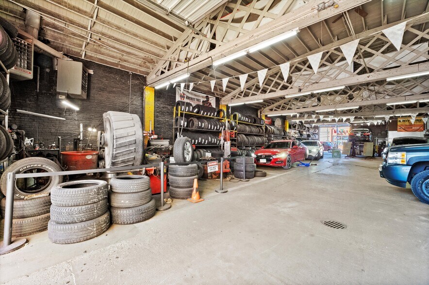 More Photos Of 2447 S Pulaski Ave, Chicago Warehouse For Sale