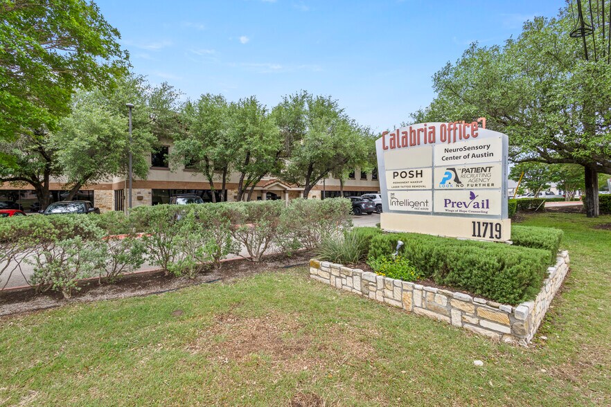 More Photos Of 11719 Bee Caves Rd, Austin Office For Lease