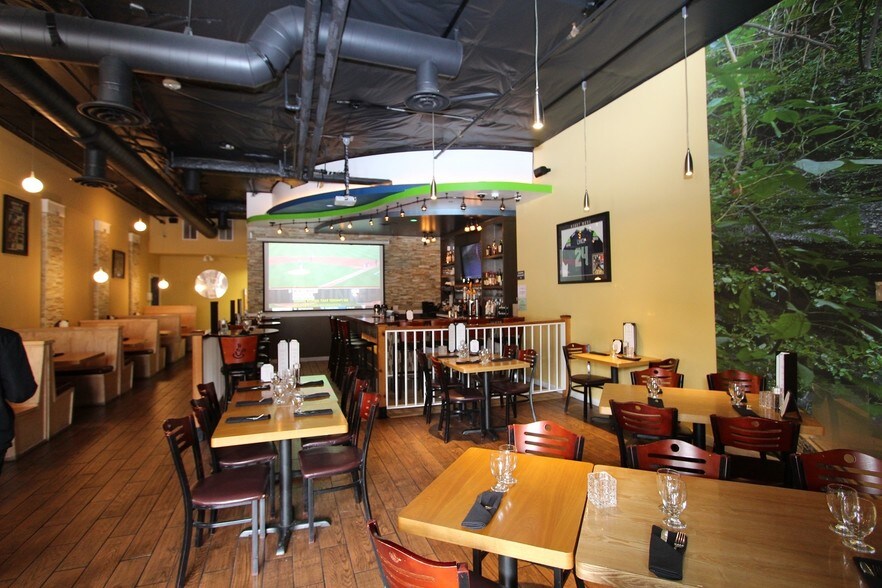 More Photos Of 7707-7711 SE 27th St, Mercer Island General Retail For Lease