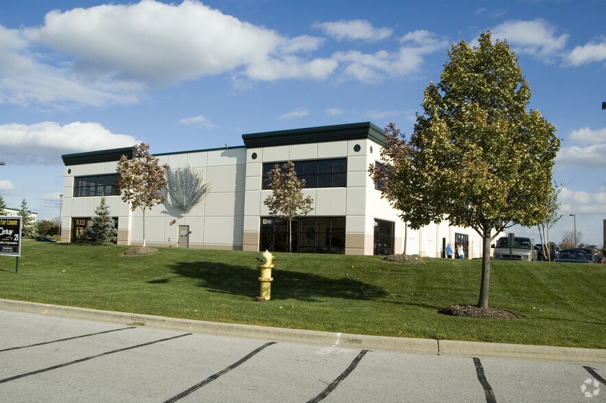 More Photos Of 18521 Spring Creek Dr, Tinley Park Light Distribution For Lease