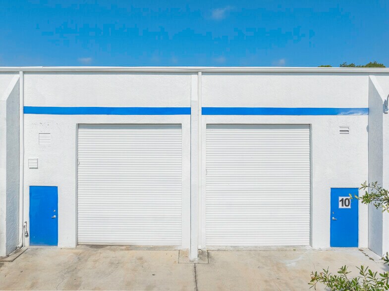 More Photos Of 1593 SE Village Green Dr, Port Saint Lucie Warehouse For Sale