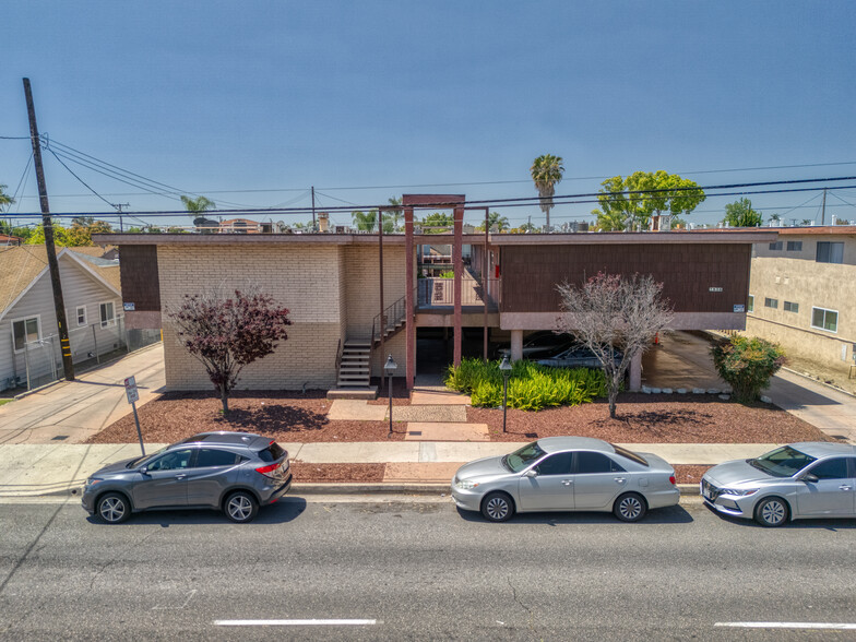 Primary Photo Of 7836 Stewart and Gray Rd, Downey Apartments For Sale