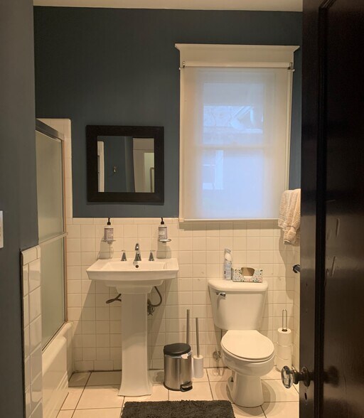 More Photos Of 1615 W 6th St, Austin Office Residential For Lease