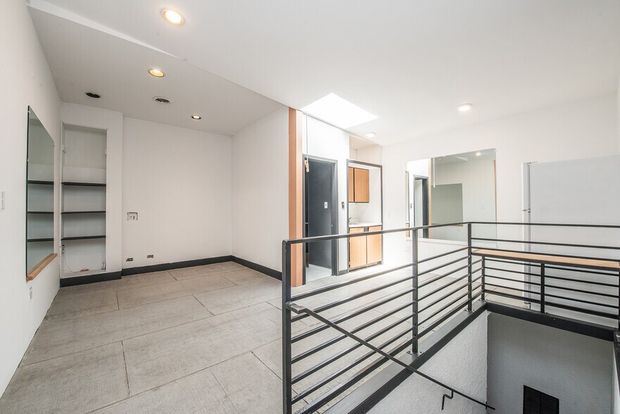 More Photos Of 577 Shotwell St, San Francisco General Retail For Sale